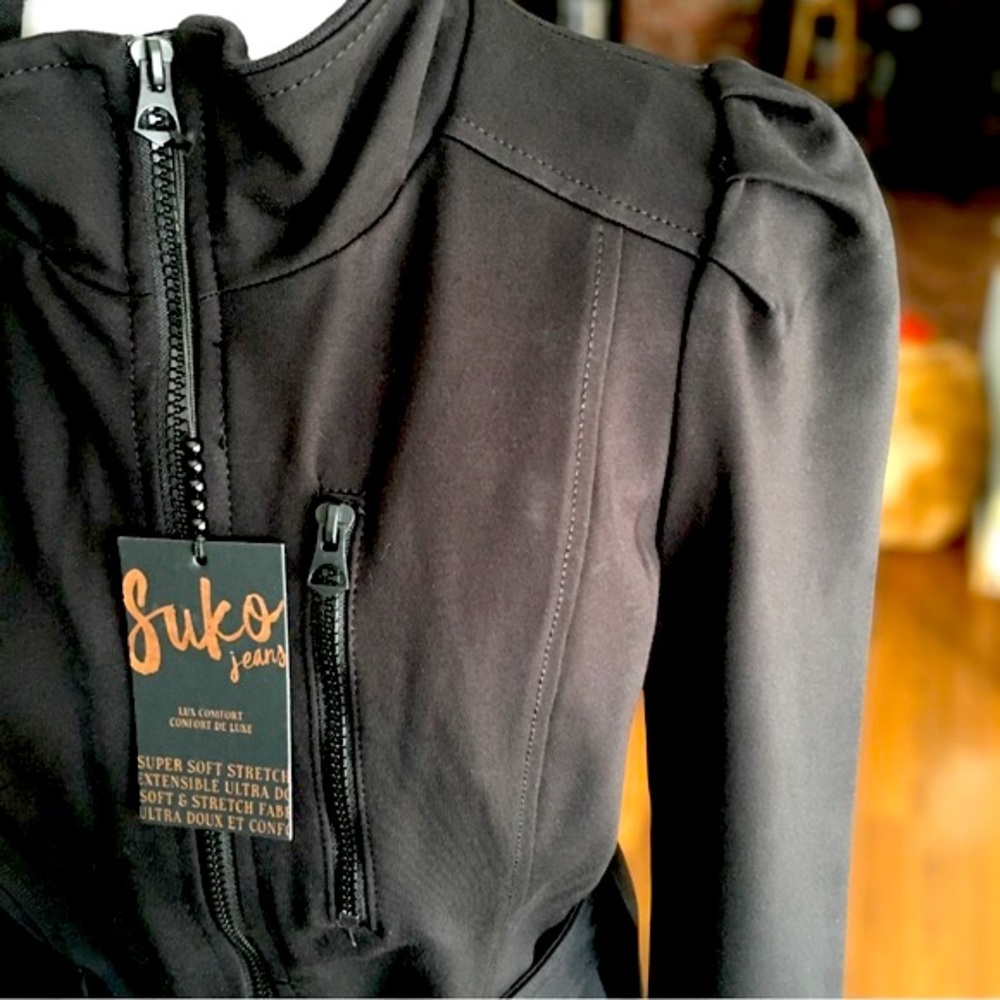 🆕 SUKO - Puff Sleeve Jacket Size M